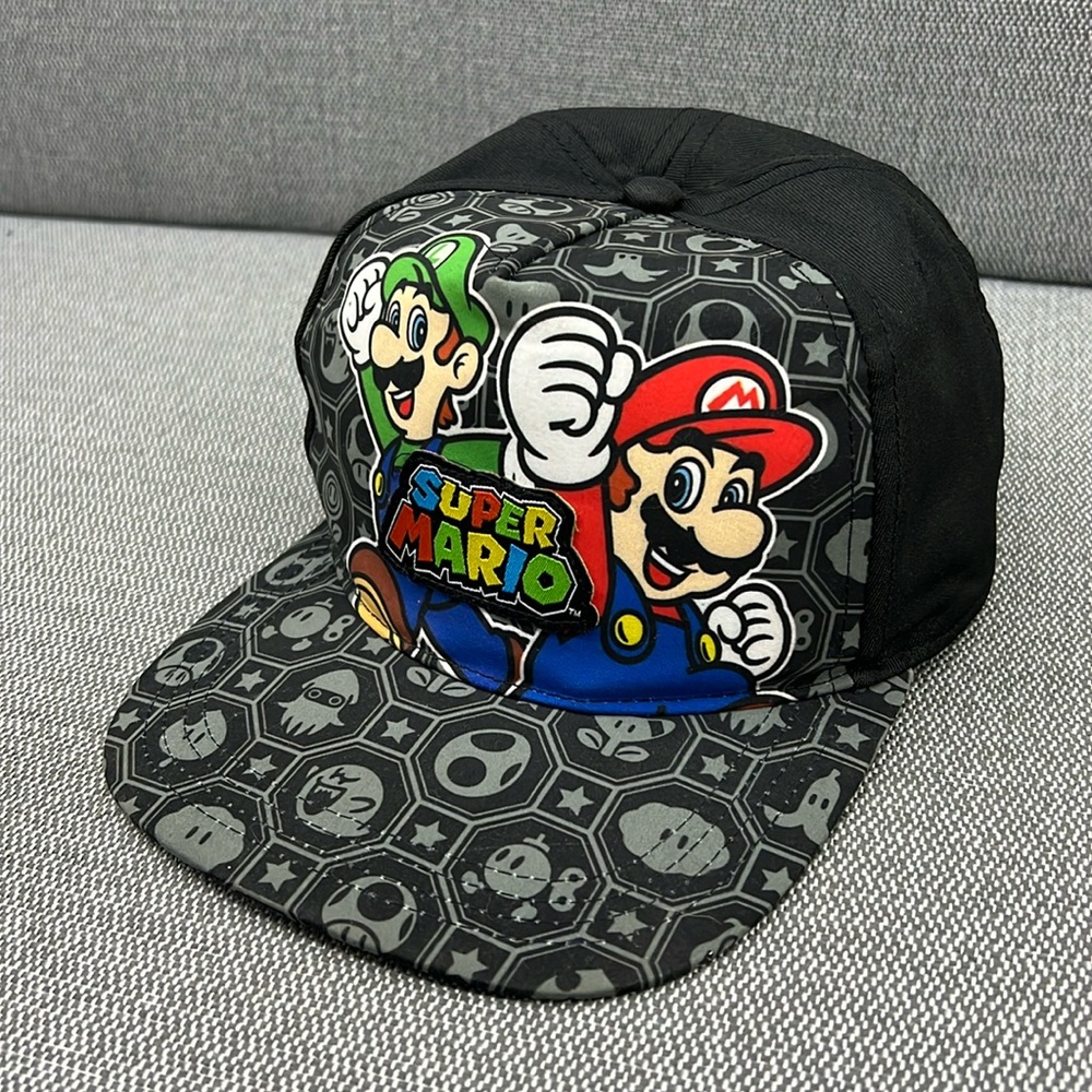 Nintendo Super Mario Luigi Adjustable SnapBack Black/Gray Ball Cap OS